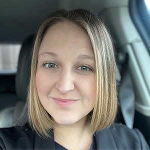 Meet your Posher, Chloe